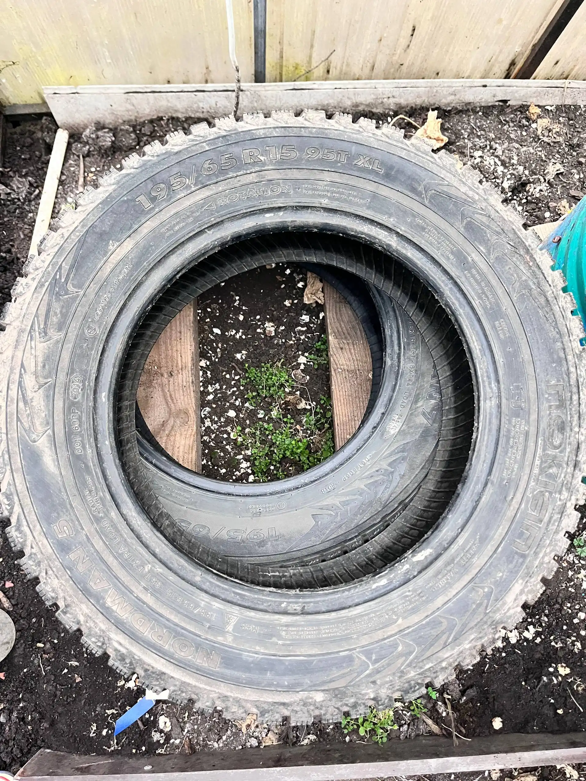 Продам зимнюю резину Nordman