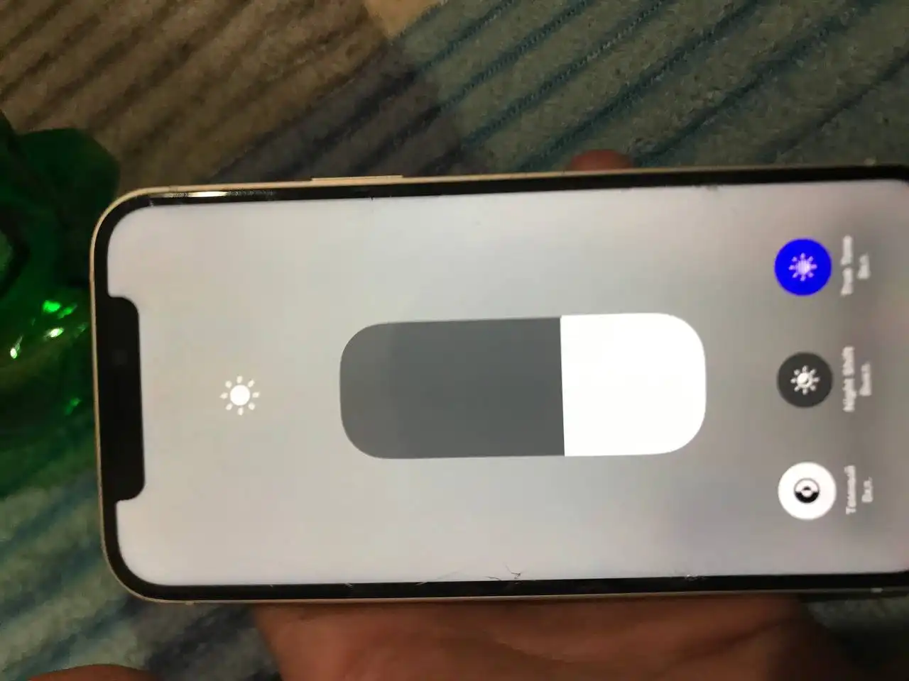 Продам iPhone 12 128гб с замененным экраном и разбитым задним стеклом