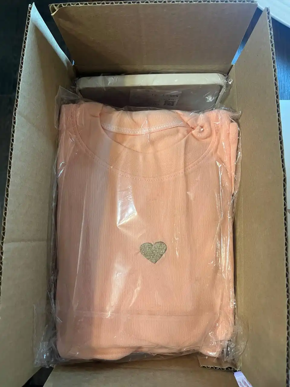 Новые толстовки для девочек с сердечком