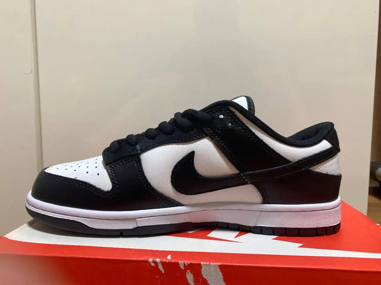 Продам Nike Dunk Low Retro - Panda