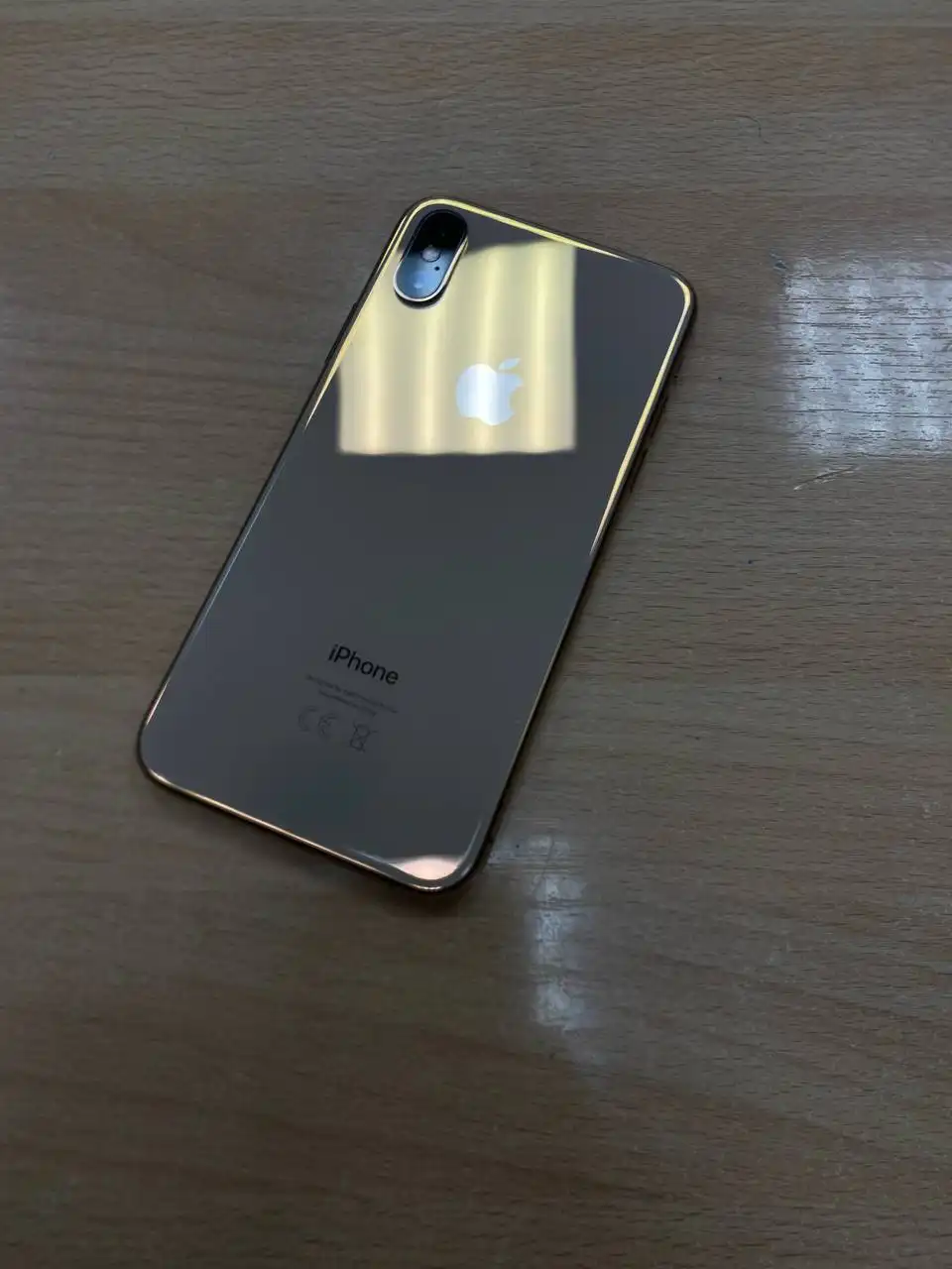 Продам iPhone XS 64gb в отличном состоянии