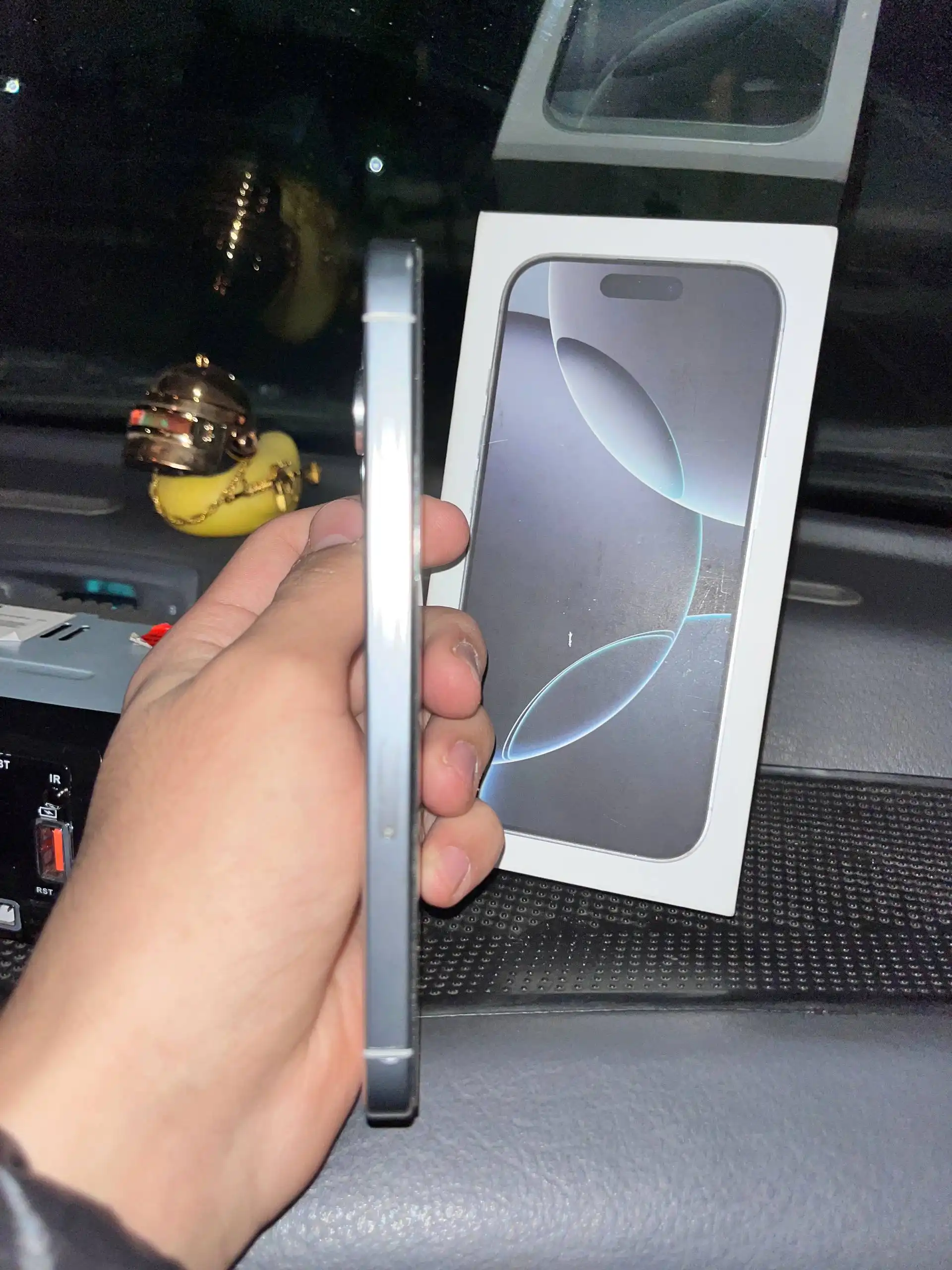 Продам iPhone 16 Pro 128 Гб в идеальном состоянии