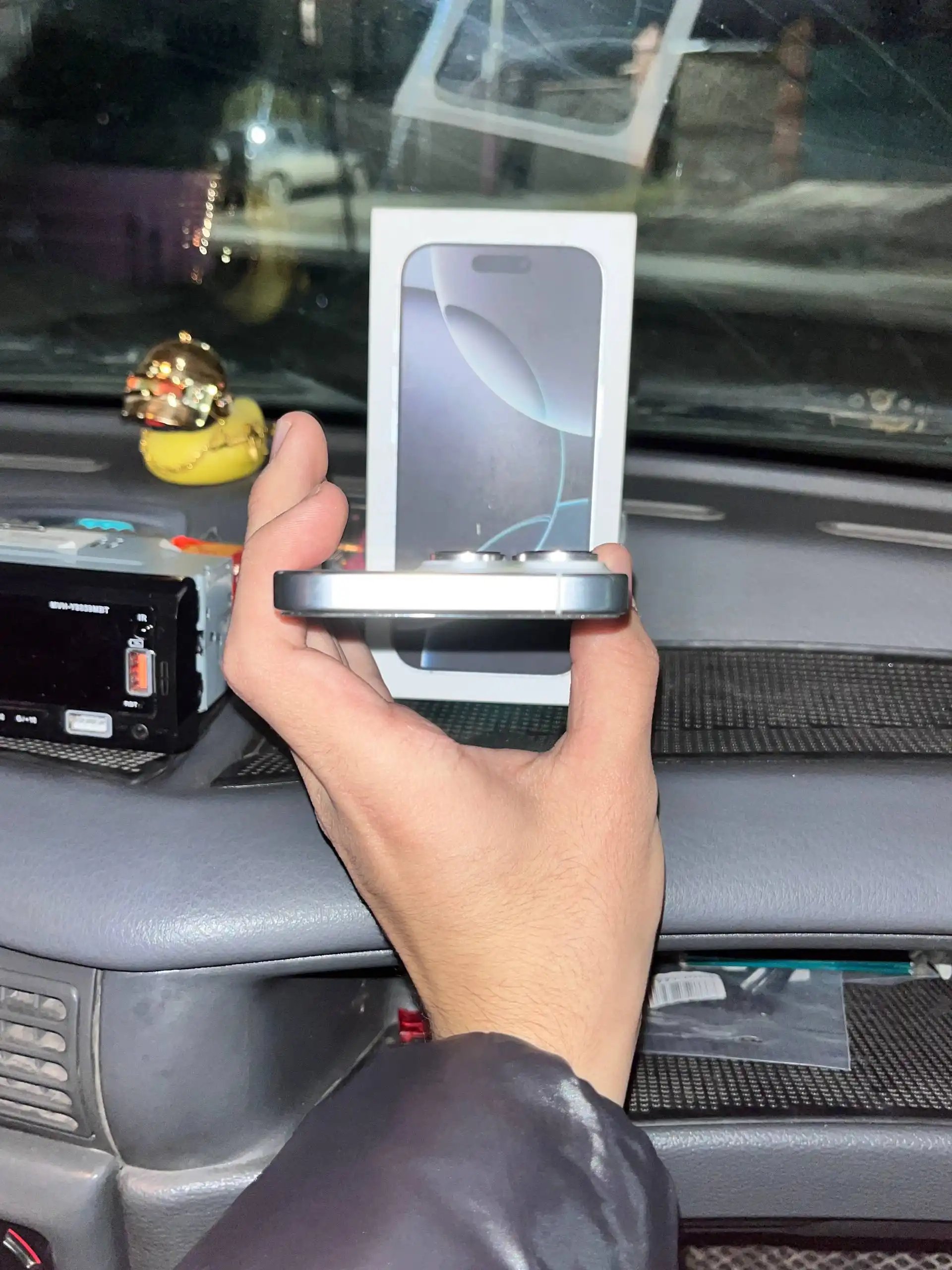 Продам iPhone 16 Pro 128 Гб в идеальном состоянии