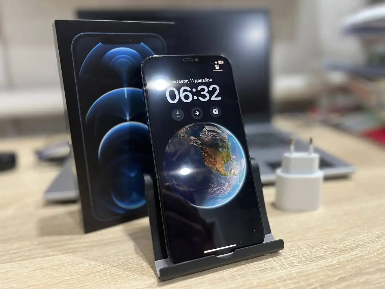 iPhone 12 Pro Max 128 gb с замененным дисплеем и аккумулятором 80%