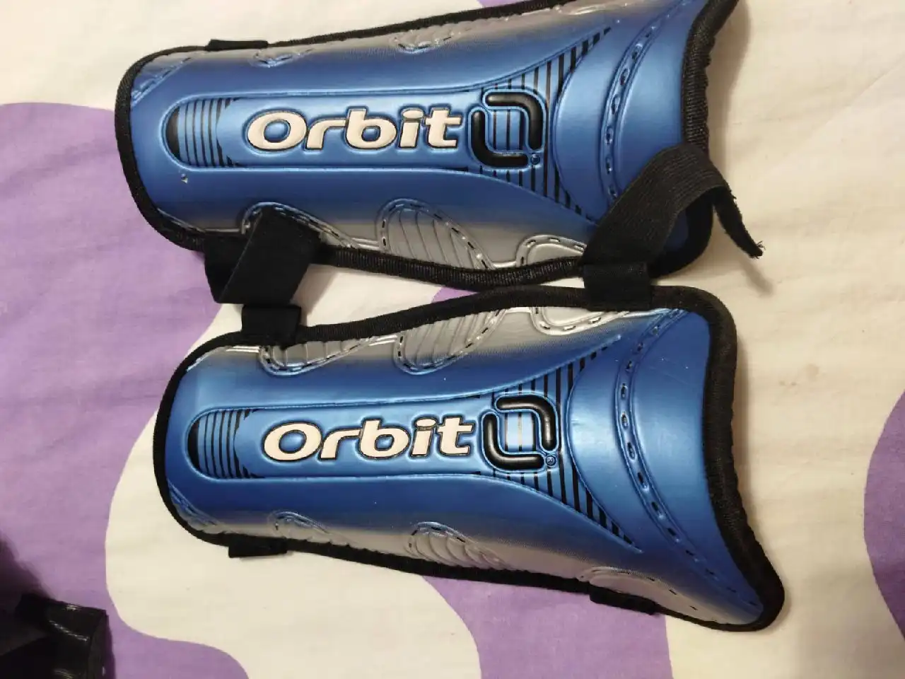 Щитки футбольные