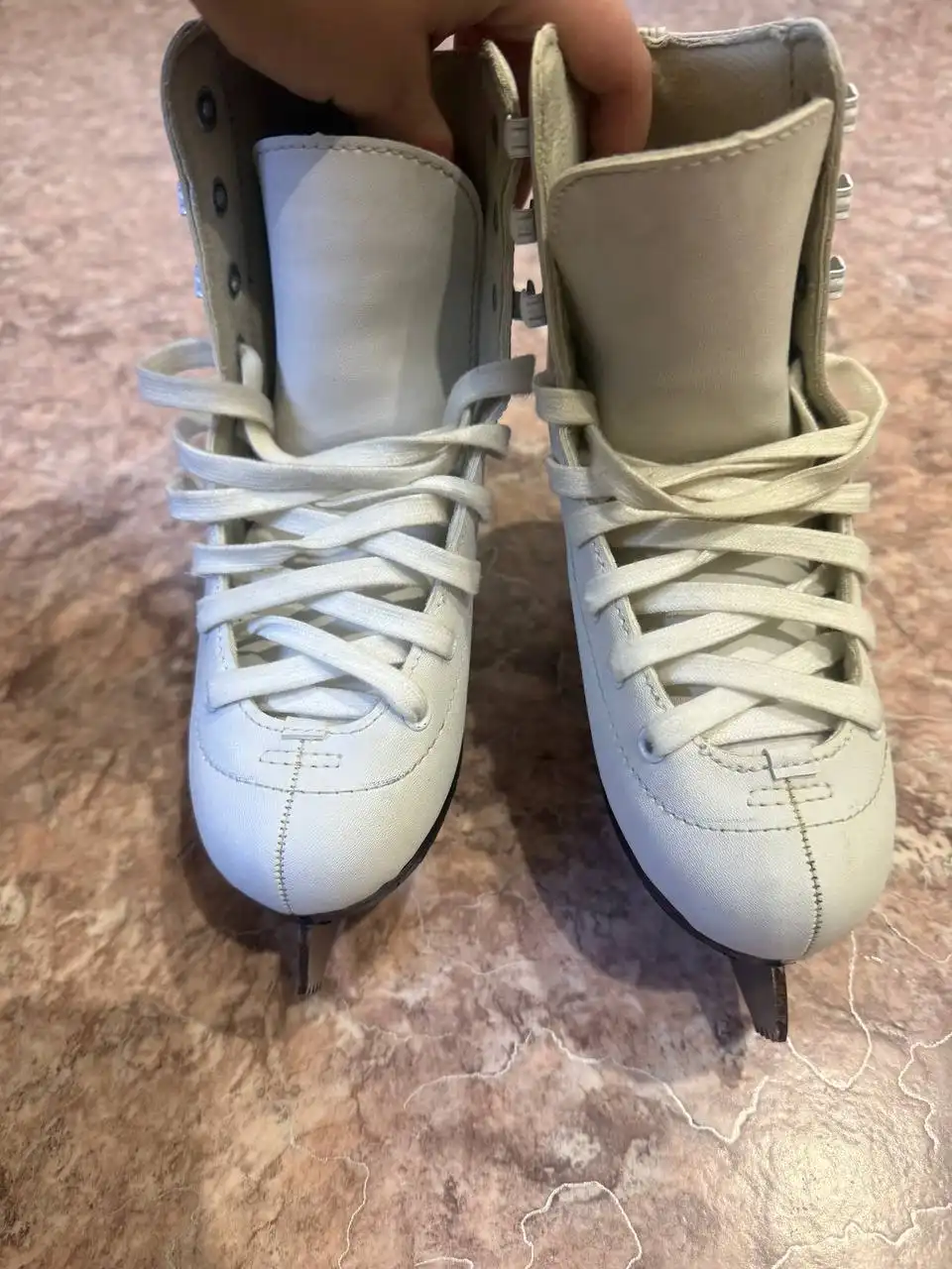 Продам коньки 33-34 размер