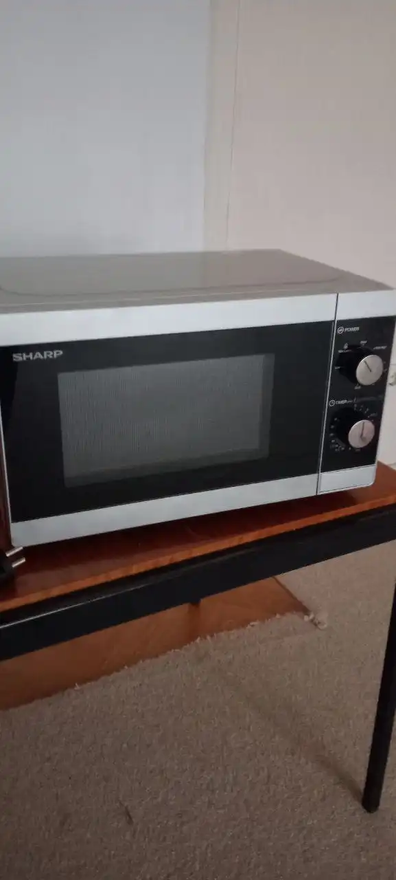 Микроволновка 20 литров в хорошем состоянии