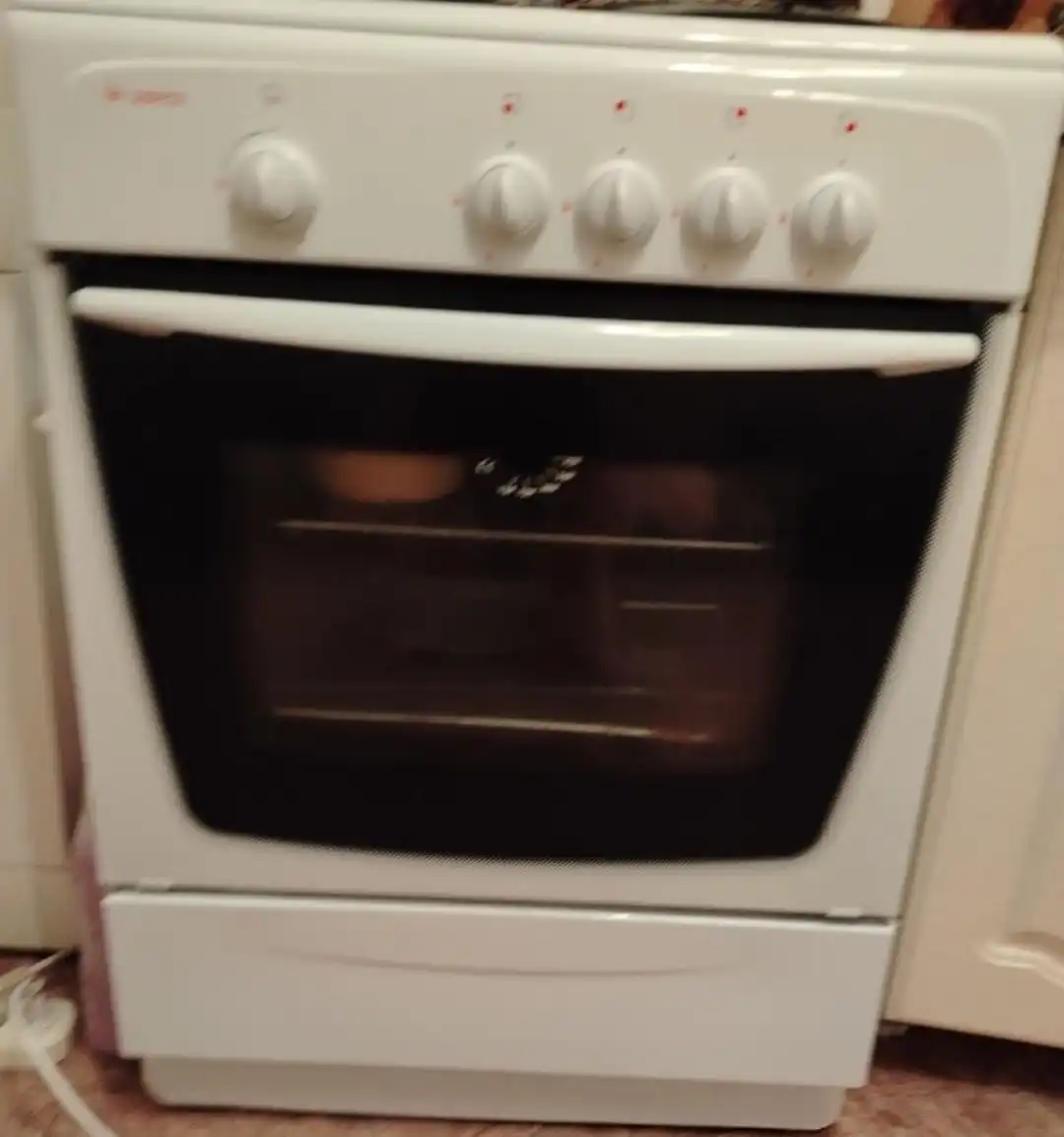 Продам газовую плиту Гефест