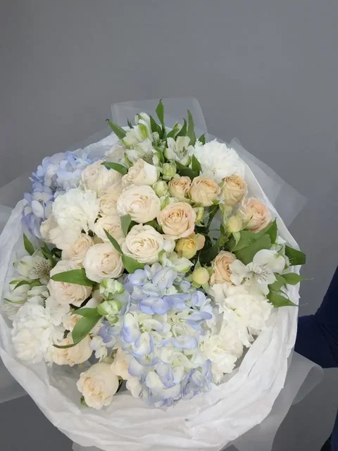 Цветочные композиции с элементами праздника и фейерверки в Уфе - Услуги в Уфа