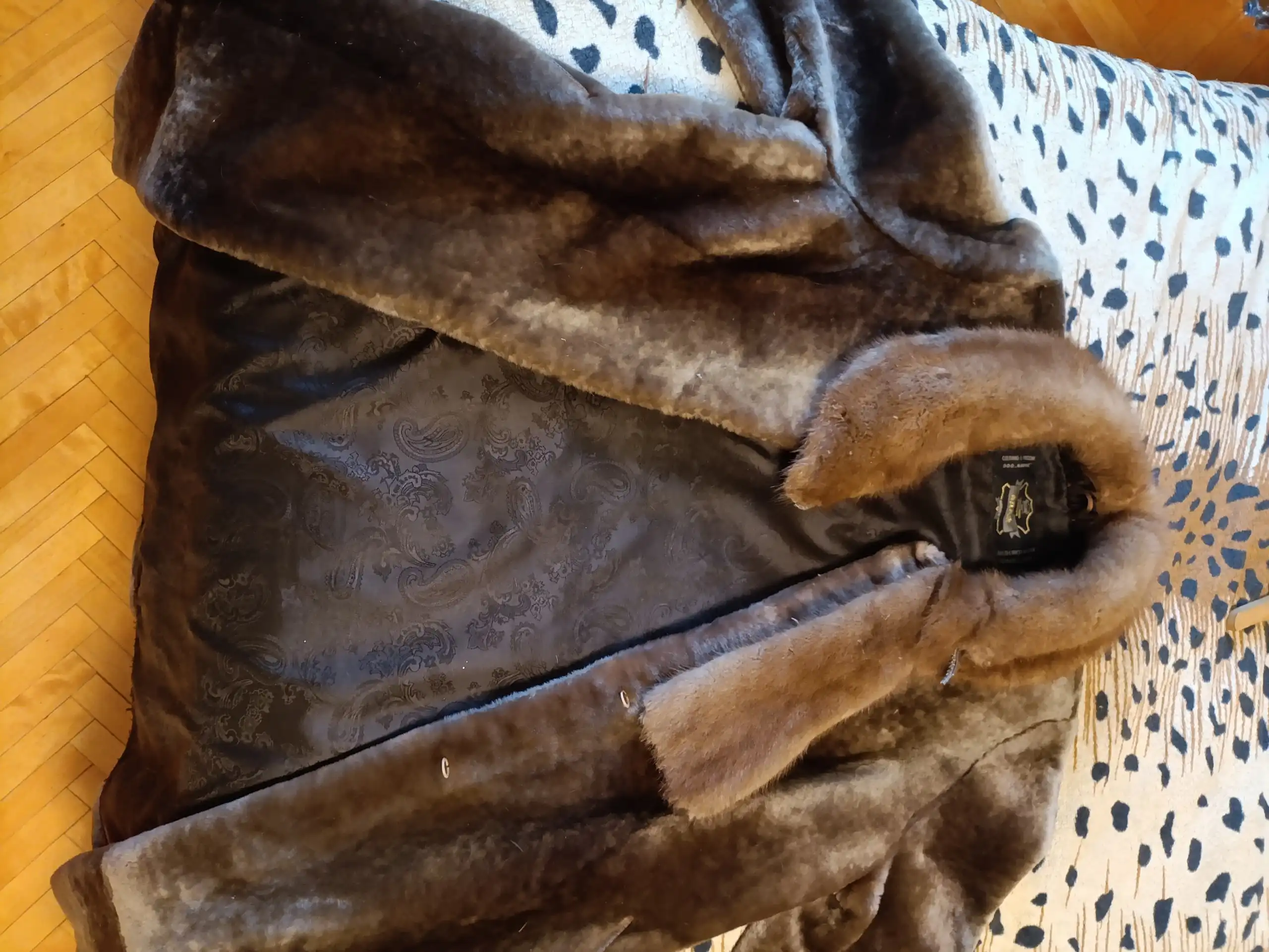 Шуба мутоновая из натурального меха, 58 размер