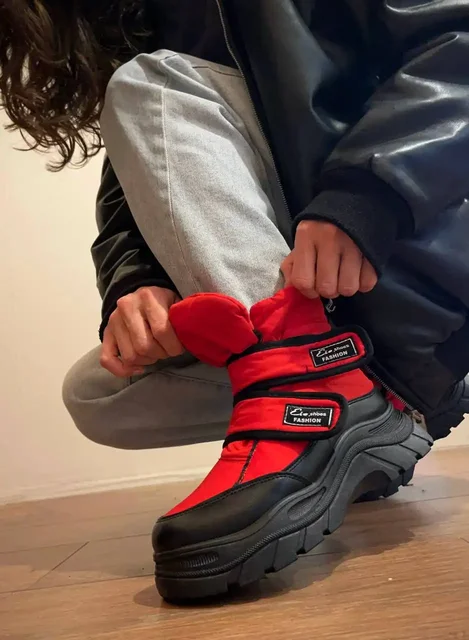 Продам женскую зимнюю обувь - Кроссовки в Уфа