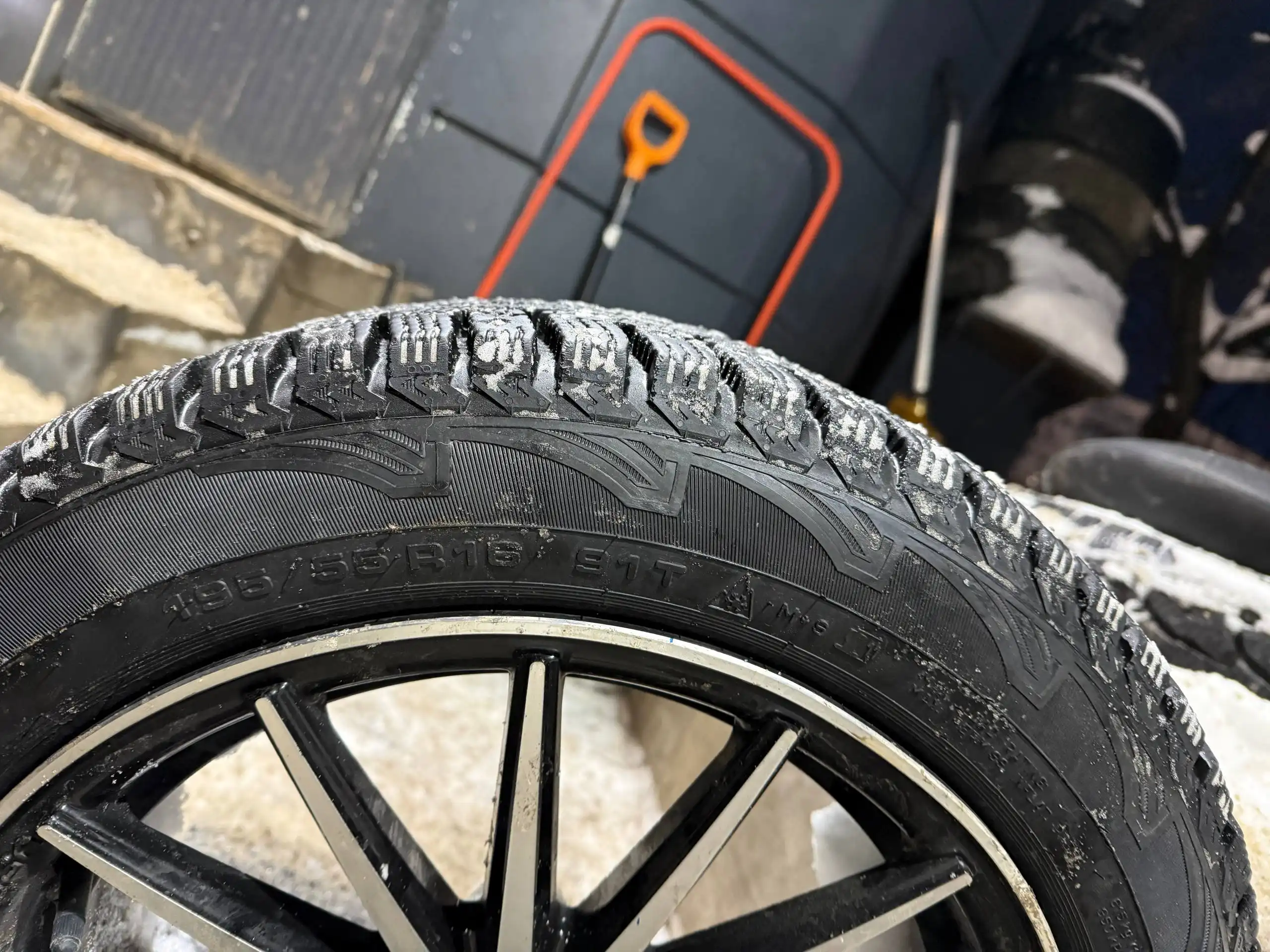 Продажа зимней резины 195/55 R16 - Шины (Запчасти) в Уфа