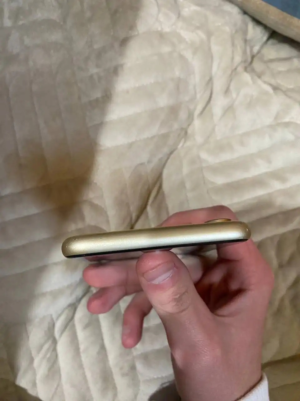 Продажа телефона iPhone 13 с мелкими дефектами - Смартфоны и телефоны (Электроника) в Уфа