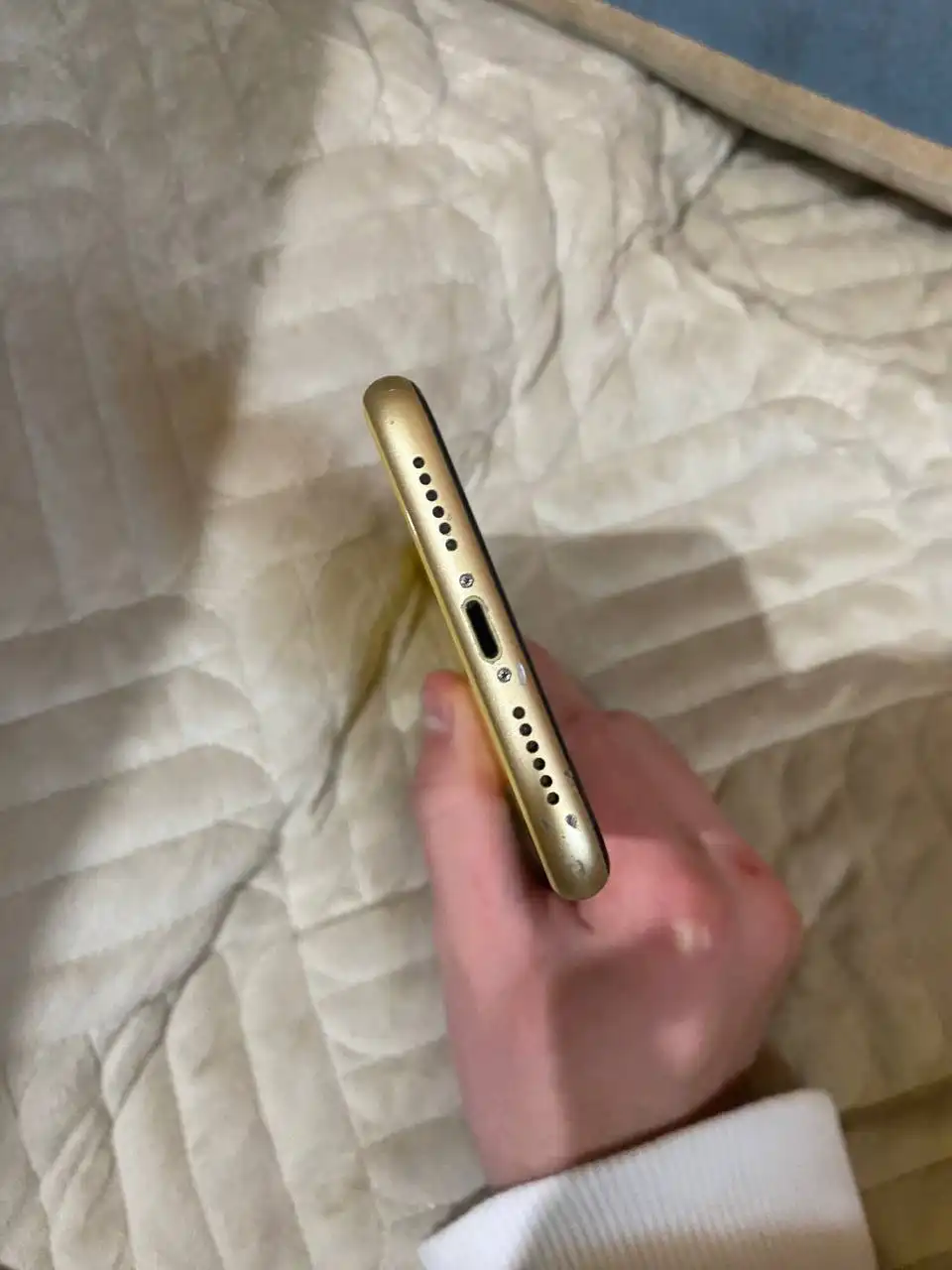 Продажа телефона iPhone 13 с мелкими дефектами - Смартфоны и телефоны (Электроника) в Уфа