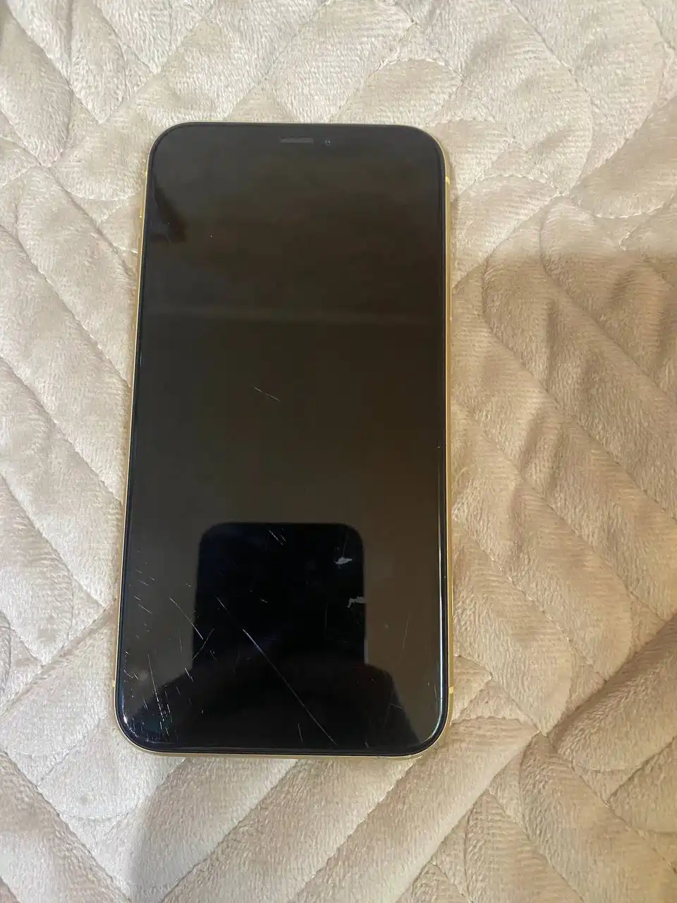 Продажа телефона iPhone 13 с мелкими дефектами - Смартфоны и телефоны (Электроника) в Уфа