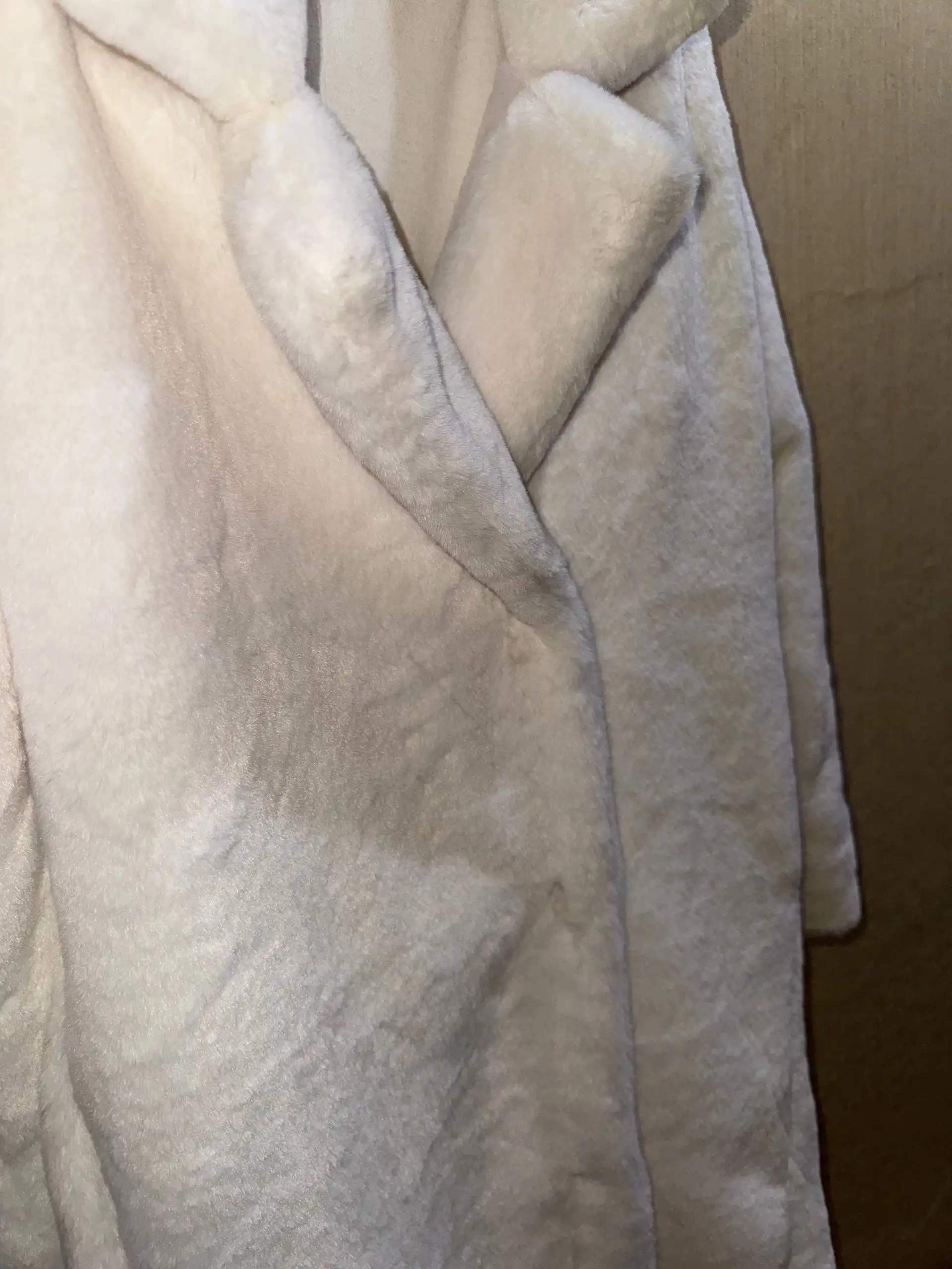 Тёплая шубка до колен - Верхняя одежда (Одежда) в Уфа