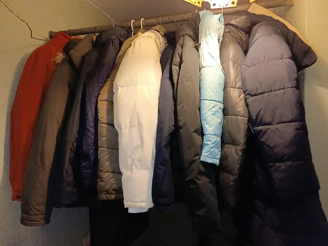 Одежда б/у: куртки, джемпера, джинсы, обувь, шапки - Верхняя одежда (Одежда) в Уфа