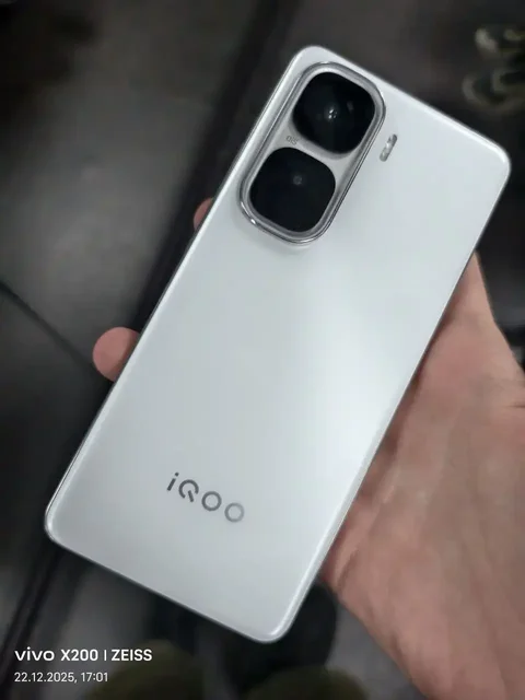 Продажа смартфона iqoo neo 10 (CN) 256ГБ - Игры в Уфа