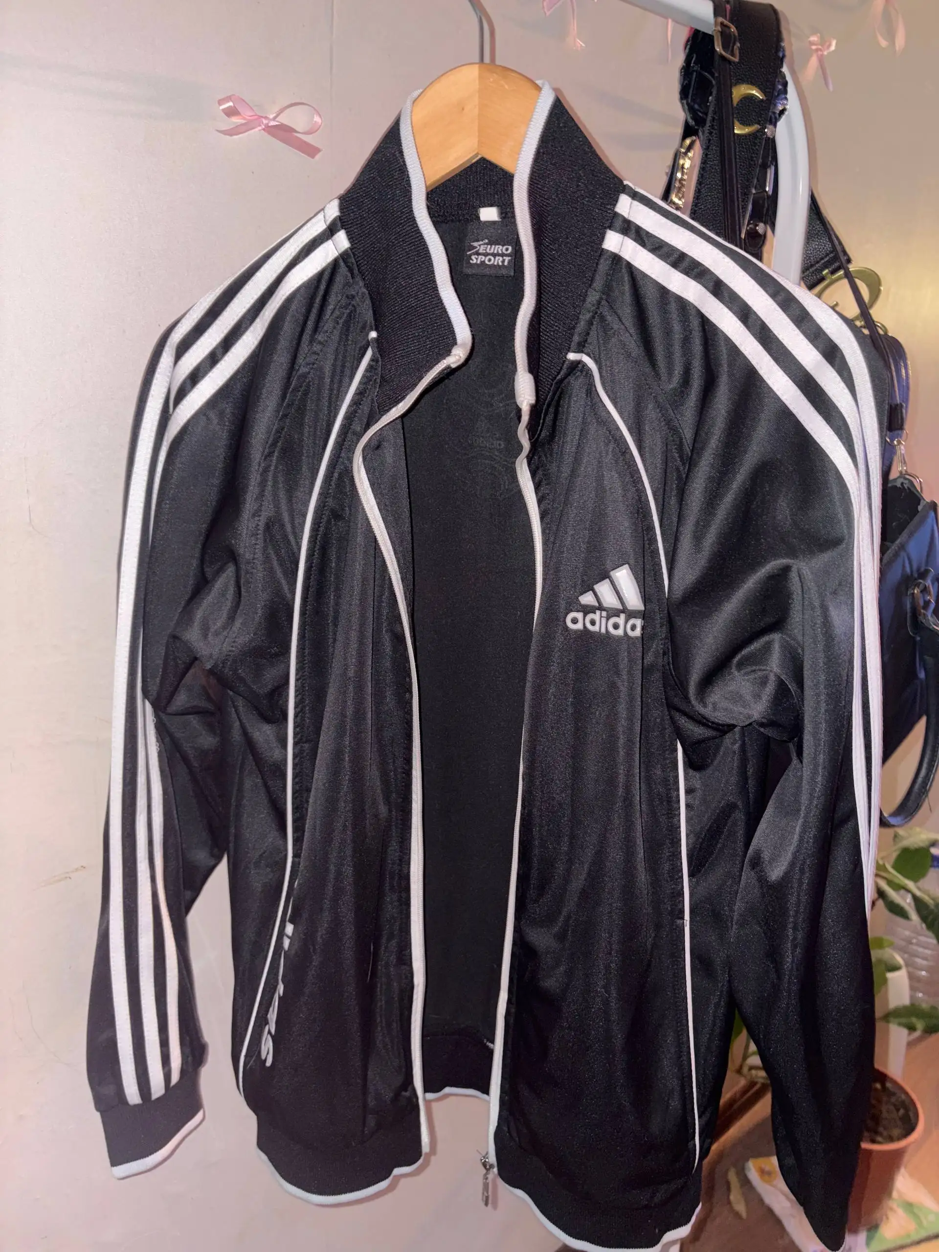 Продажа одежды и аксессуаров: спортивка Adidas, сумки Guess, куртка, футболка CK, дубленка - Одежда в Уфа