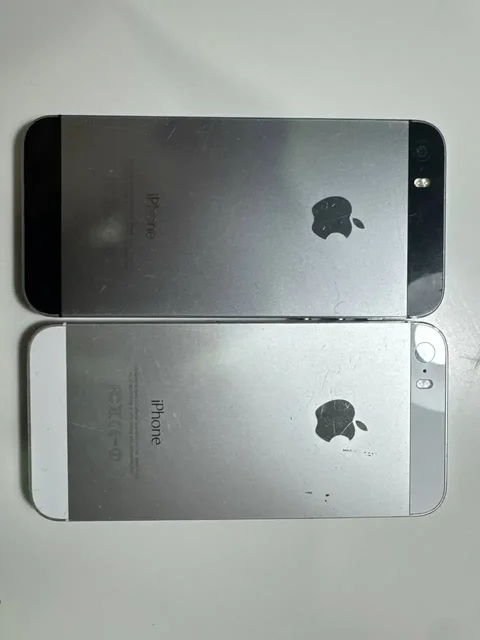 Продажа двух iPhone 5s - Рации и средства связи в Уфа