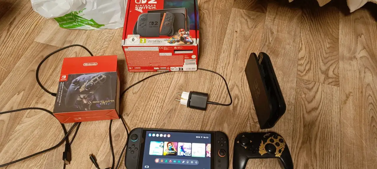 Продам Nintendo Switch 2 с геймпадом и библиотекой игр - Игровые консоли (Электроника) в Уфа