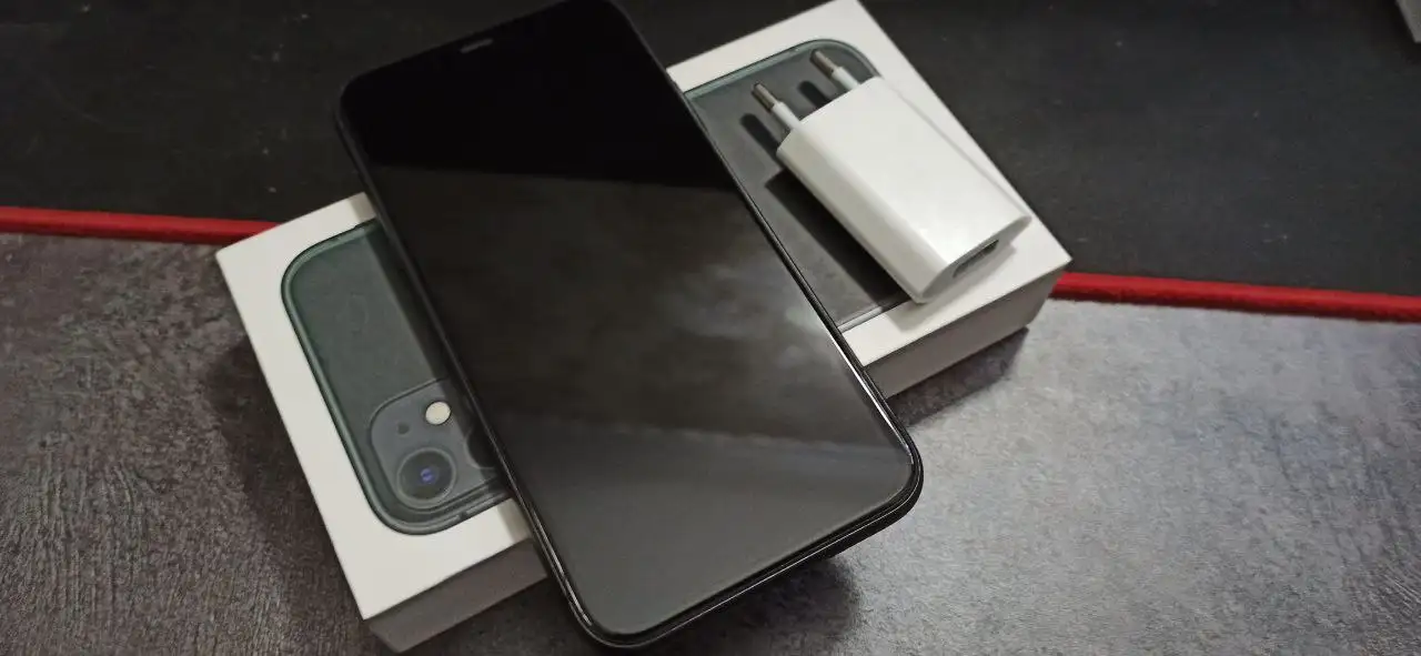 Продам iPhone 11 64gb в отличном состоянии - Смартфоны (Электроника) в Уфа