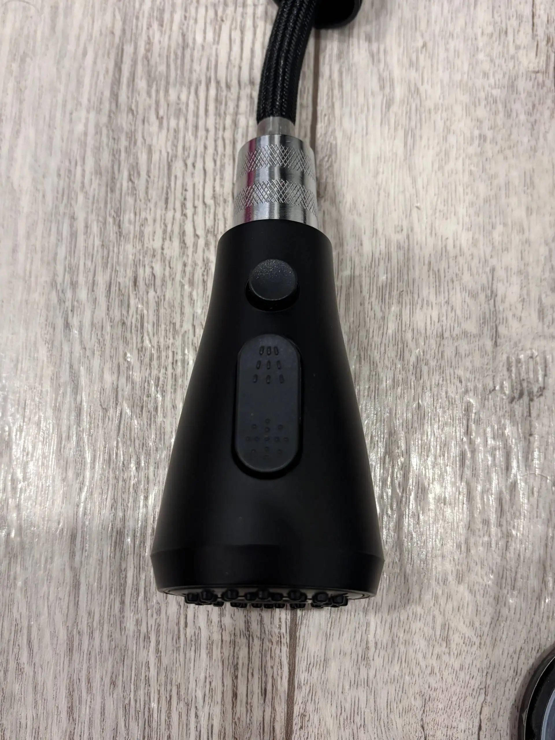 Новый кухонный смеситель чёрного цвета с выдвижной лейкой - Смесители (Для дома и дачи) в Уфа