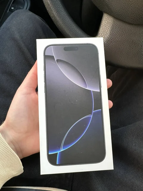 Продам айфон 16 про макс 256 гб в отличном состоянии - Мониторы в Уфа