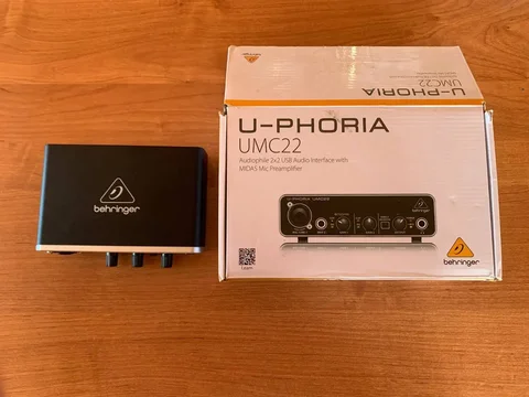 Продам звуковую карту Behringer UMC22 - Наушники и аксессуары в Уфа