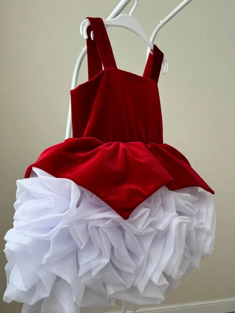 Продажа или аренда детского нарядного пышного платья ручной работы - Футболки/худи в Уфа