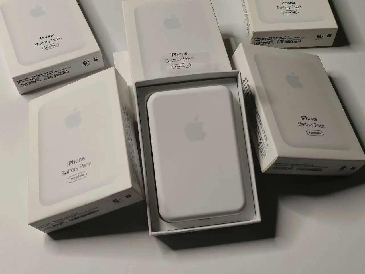 Продажа наушников AirPods и аксессуаров Apple - Наушники и аудио (Электроника) в Уфа