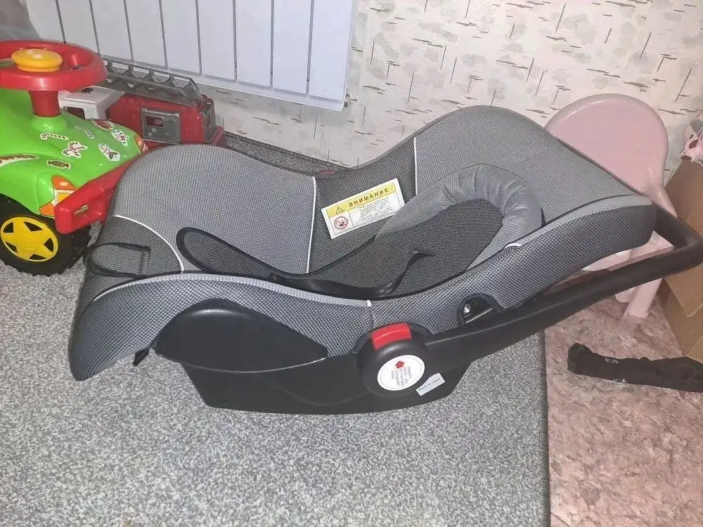 Шапки до 7-8 месяцев и комбез 80р - Одежда для детей (Товары для детей) в Уфа