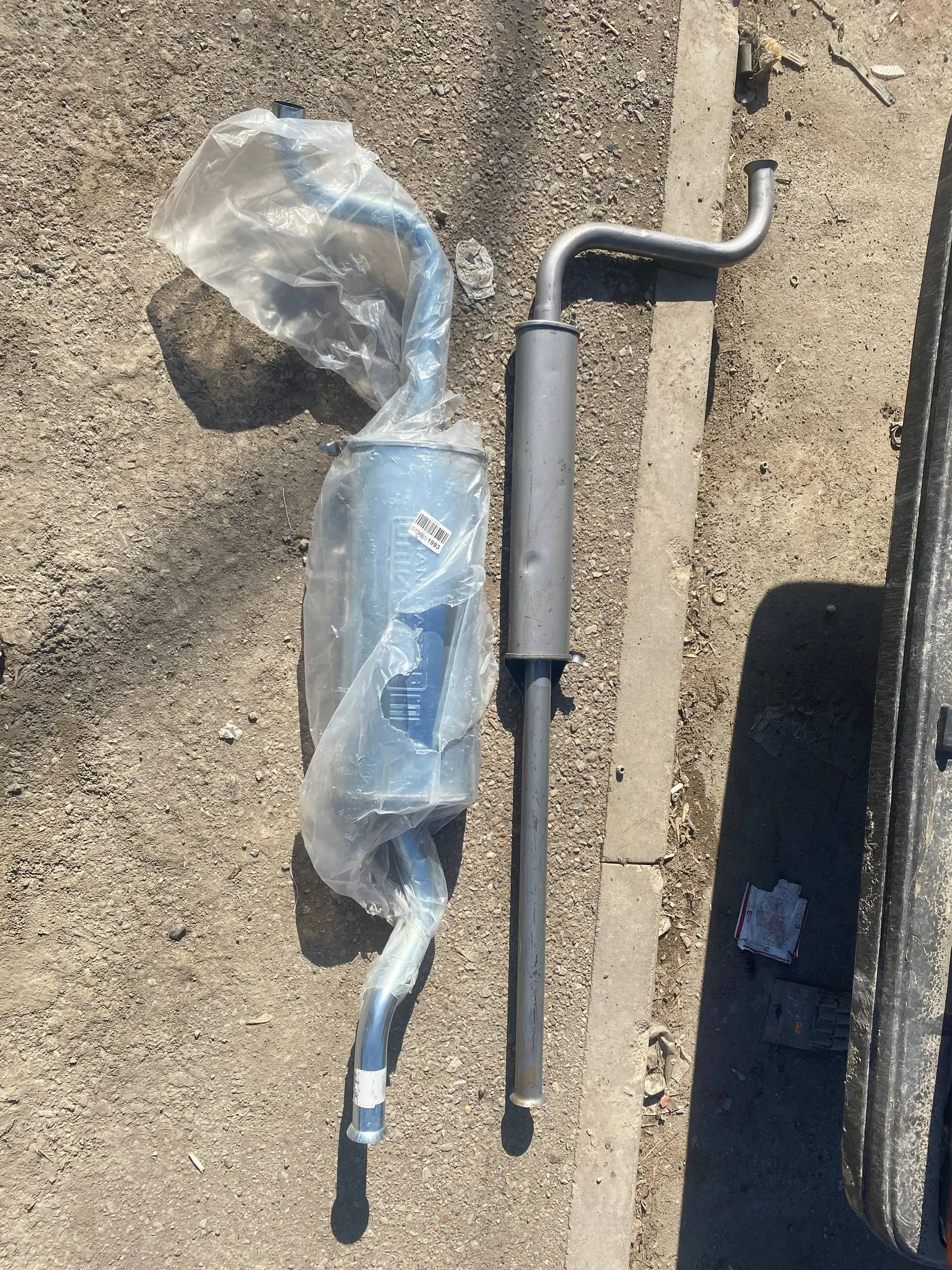 Резонатор и глушитель на ВАЗ 2115 - Выхлопная система (Запчасти) в Уфа