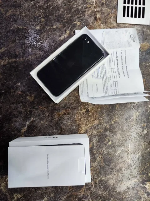 iPhone SE 2020 64GB - Wi-Fi роутеры в Уфа