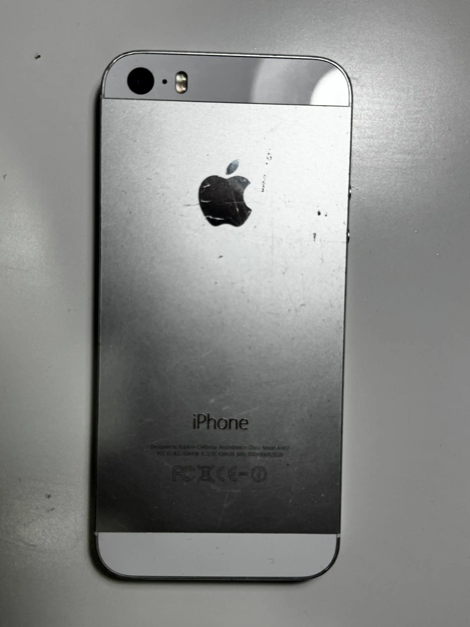 Продам iPhone 5s - Смартфоны и аксессуары (Электроника) в Уфа