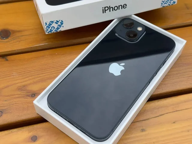 iPhone 13 256GB Midnight - Планшеты в Уфа
