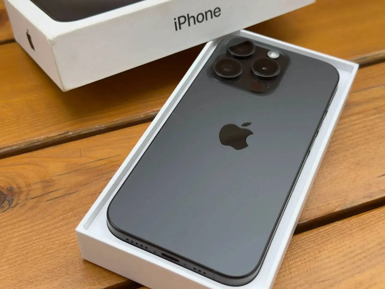 iPhone 15 Pro 256GB Black Titanium - Мобильные телефоны (Электроника) в Уфа