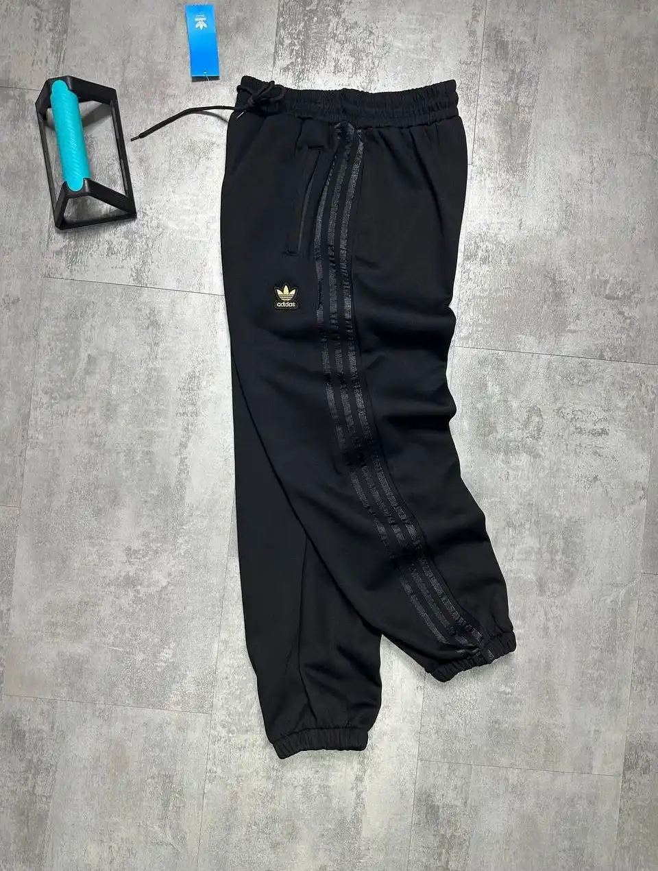 Новые спортивные штаны Adidas на флисе