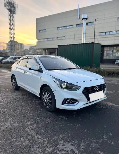 Hyundai Solaris 2017 - Авто в Москва