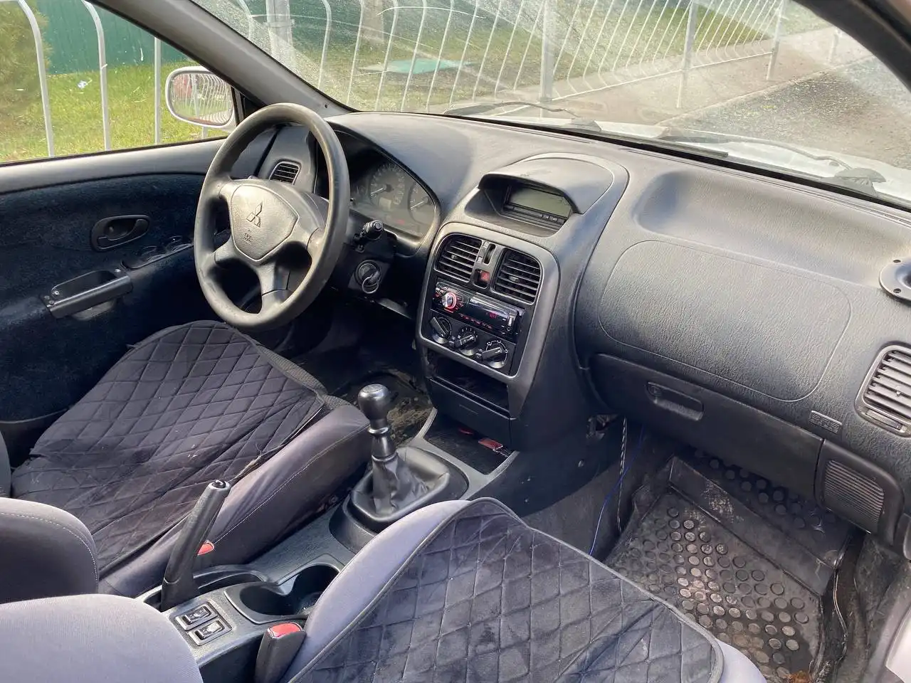 Продажа Mitsubishi Carisma 2001 года