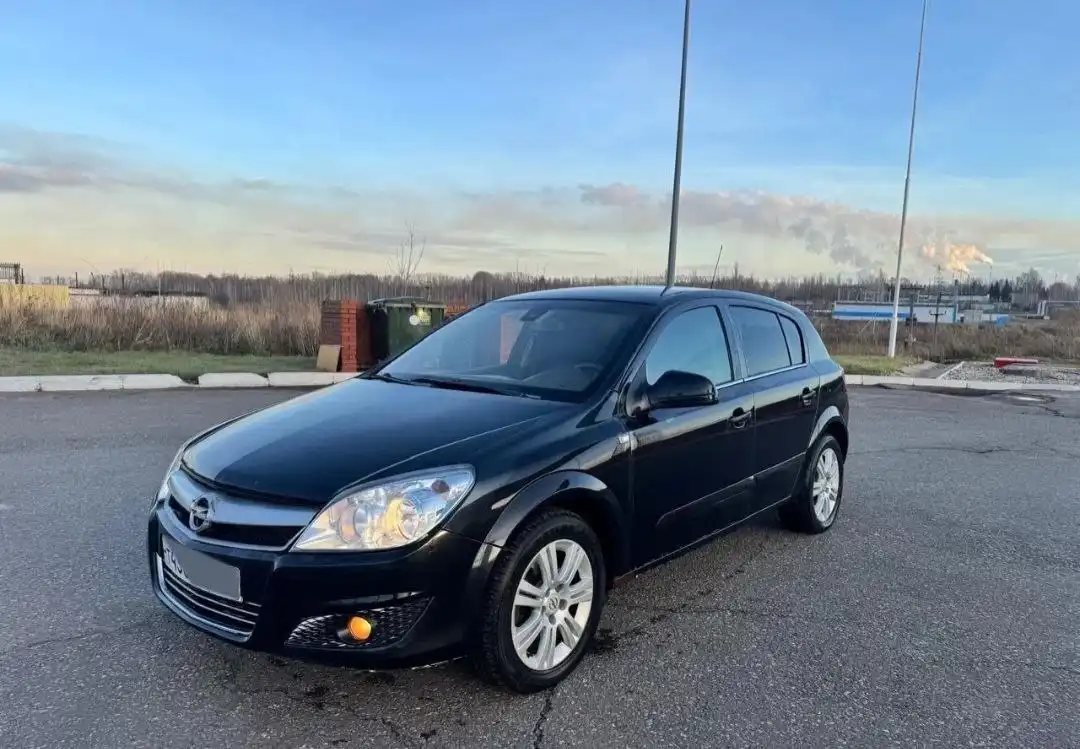 Опель Астра 2011 года