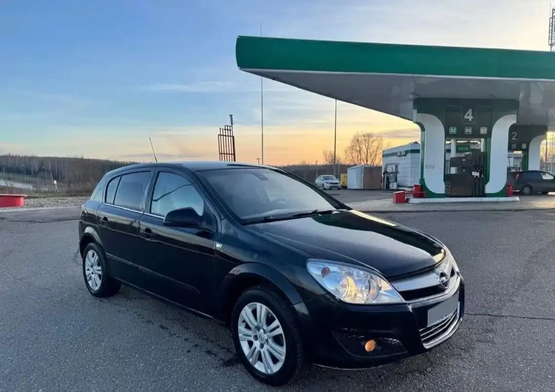 Опель Астра 2011 года