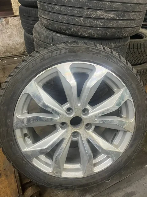 Комплект колес 5х114.3 r18 с зимней резиной 2023 - Запчасти в Волжск