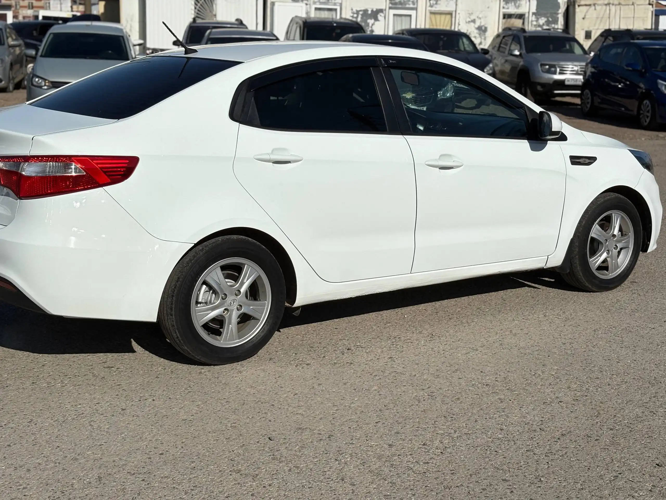 Kia Rio 2013 года в отличном состоянии