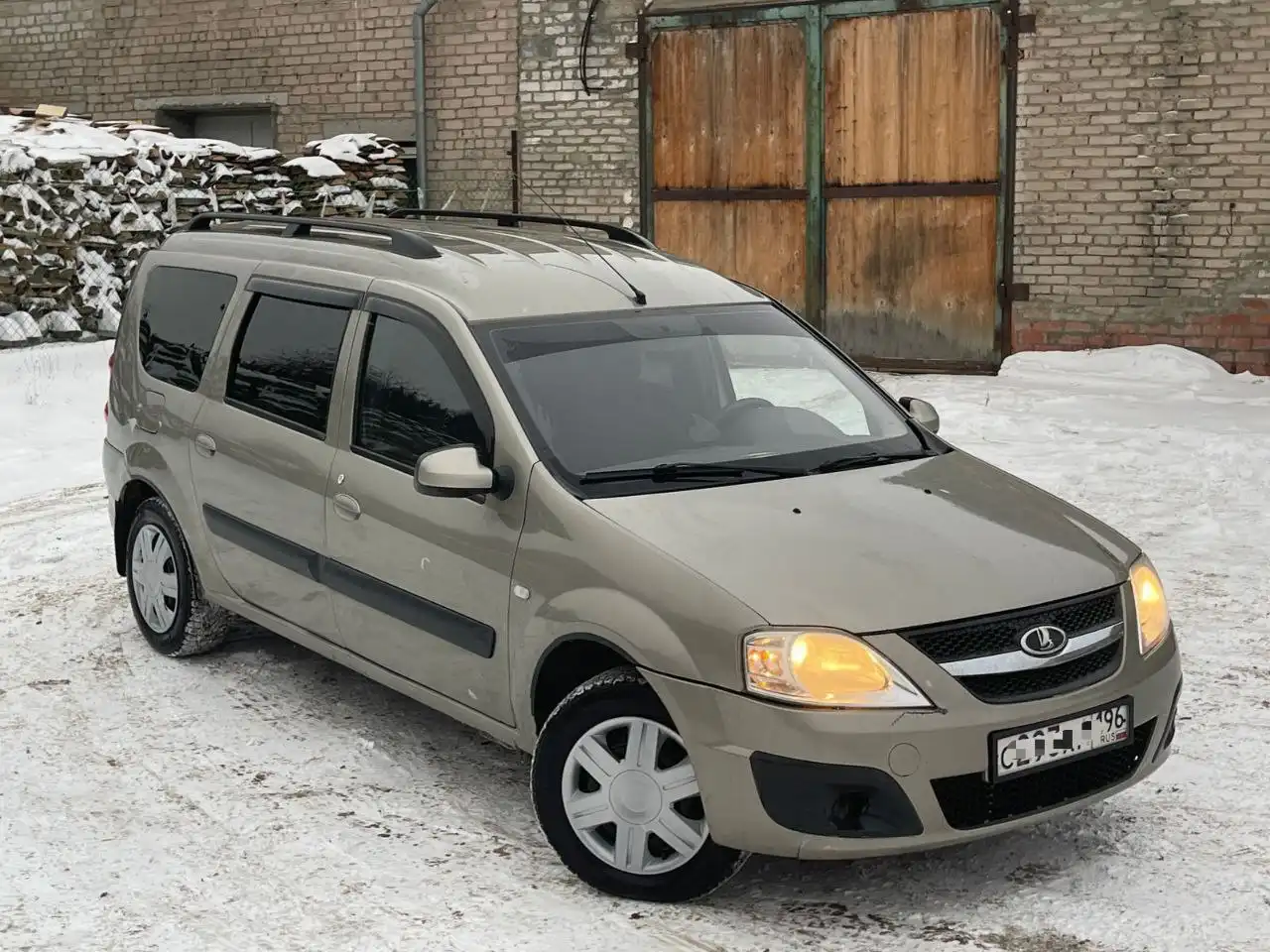 Продажа LADA LARGUS 2013 года
