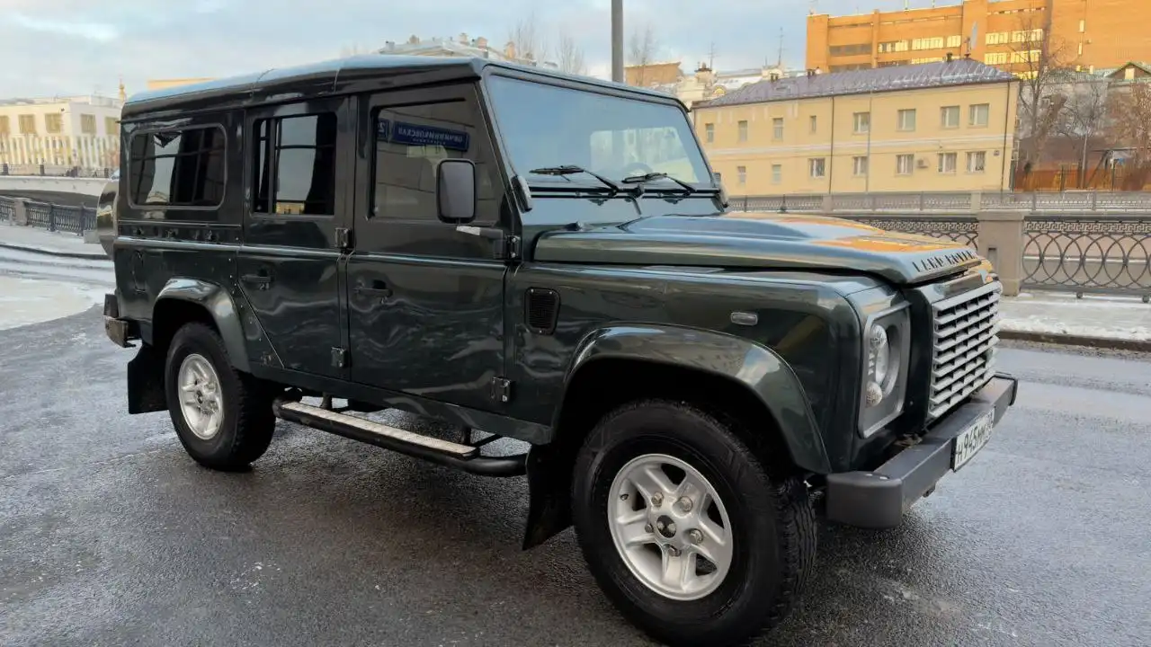 Land Rover Defender 2011 года в Москве