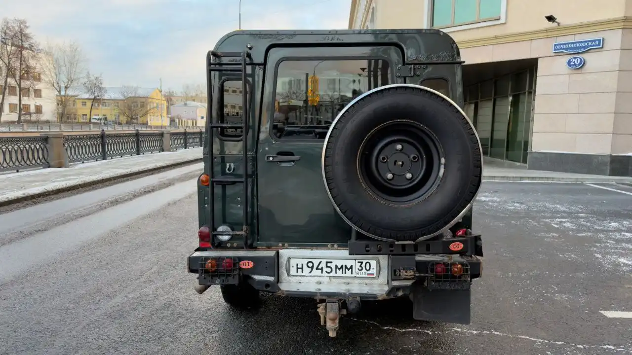 Land Rover Defender 2011 года в Москве