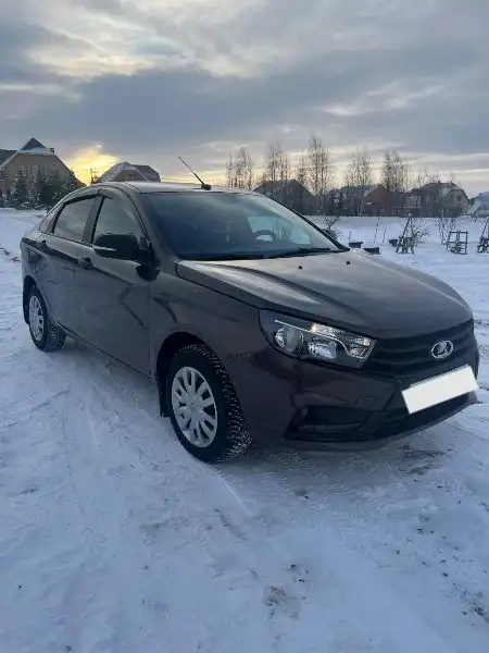 ВАЗ (Lada) Vesta 1 поколение 2021 в отличном состоянии