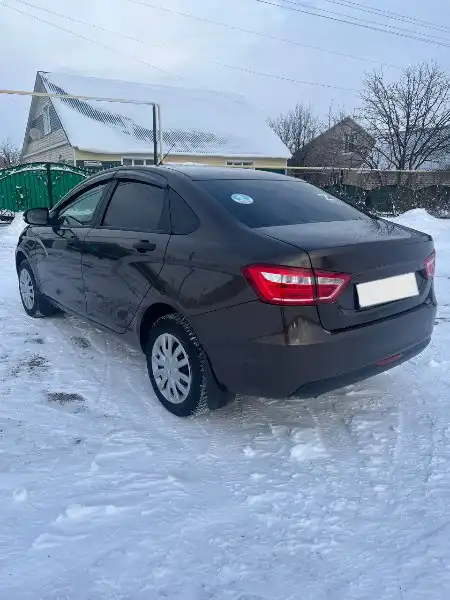 ВАЗ (Lada) Vesta 1 поколение 2021 в отличном состоянии