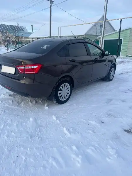 ВАЗ (Lada) Vesta 1 поколение 2021 в отличном состоянии